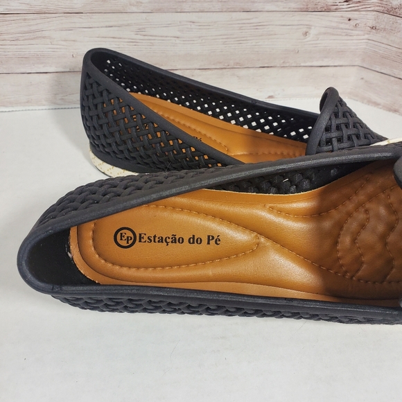 New!!! Pretty Comfy Shoes For Beach, Casual, Party, Rainy Days - Picture 4 of 9